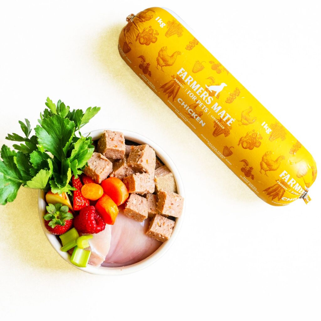 FARMERS MATE CHICKEN DOG ROLL 1KG